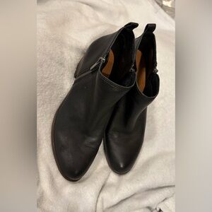 Lucky Brand Basel Bootie Size 9 soft black leather zipper really cute